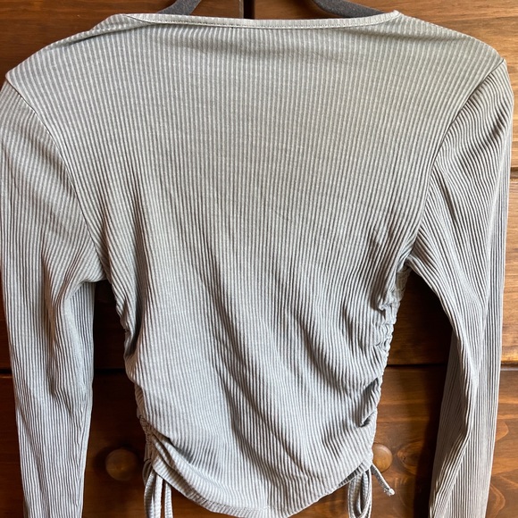 long sleeve scrunch tie top - Picture 2 of 2